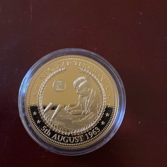 2017 assorted event coins - Picture 2 of 3